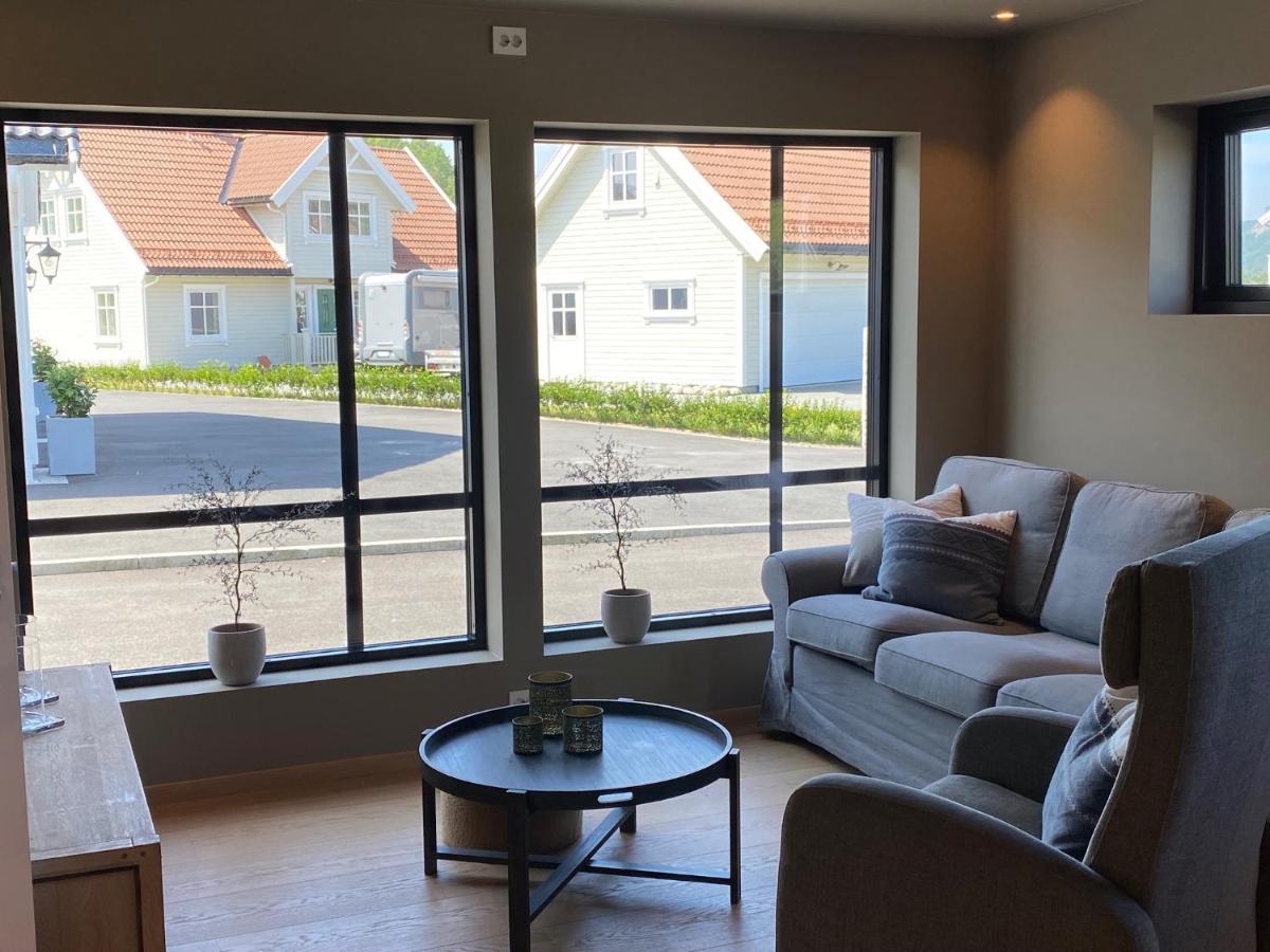 Apartment With Boat Spangereid エクステリア 写真