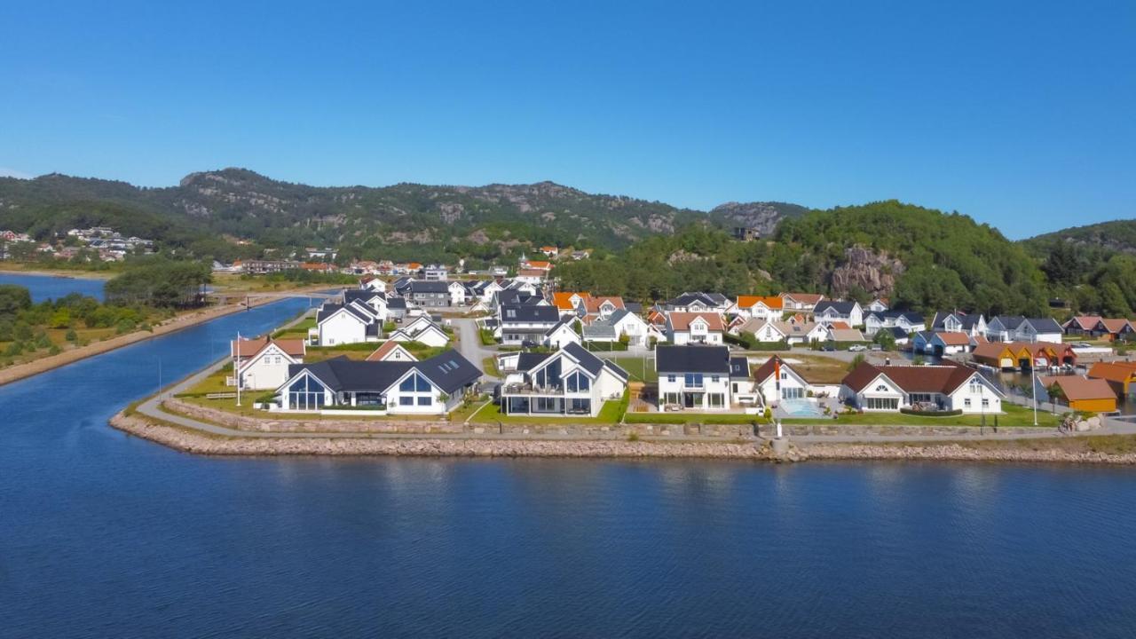 Apartment With Boat Spangereid エクステリア 写真